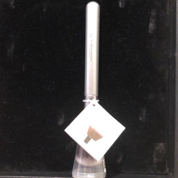 IT for Ulta NIB Smoothing Foundation Airbrush 102 - Picture 2 of 4